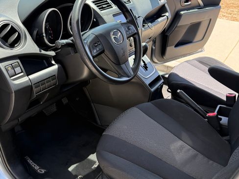 Used 2012 MAZDA MAZDA5 Sport image 15