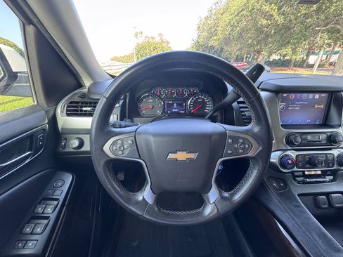 Used 2015 Chevrolet Suburban LT RWD image 23
