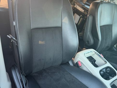 Used 2019 Dodge Grand Caravan SXT image 29