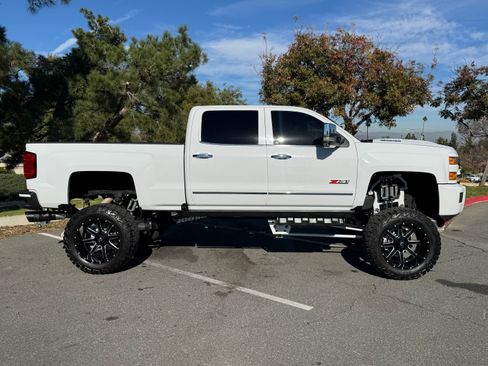 Used 2018 Chevrolet Silverado 2500 LTZ w/ Duramax Plus Package image 8