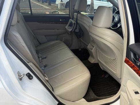 Used 2012 Subaru Outback 2.5i Limited w/ Moonroof Pkg image 10