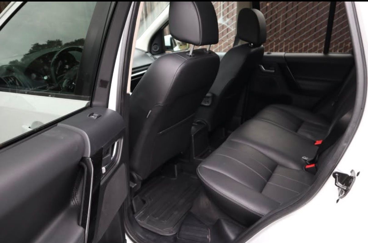 Used 2013 Land Rover LR2 HSE AWD/4WD image 10