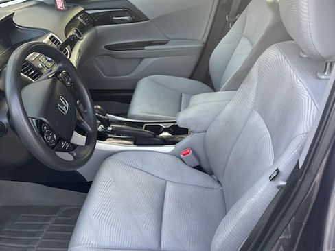 Used 2016 Honda Accord LX image 10