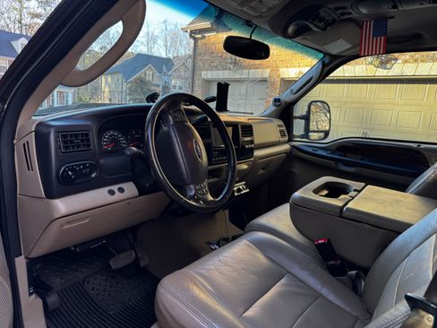 Used 2005 Ford Excursion Limited image 10