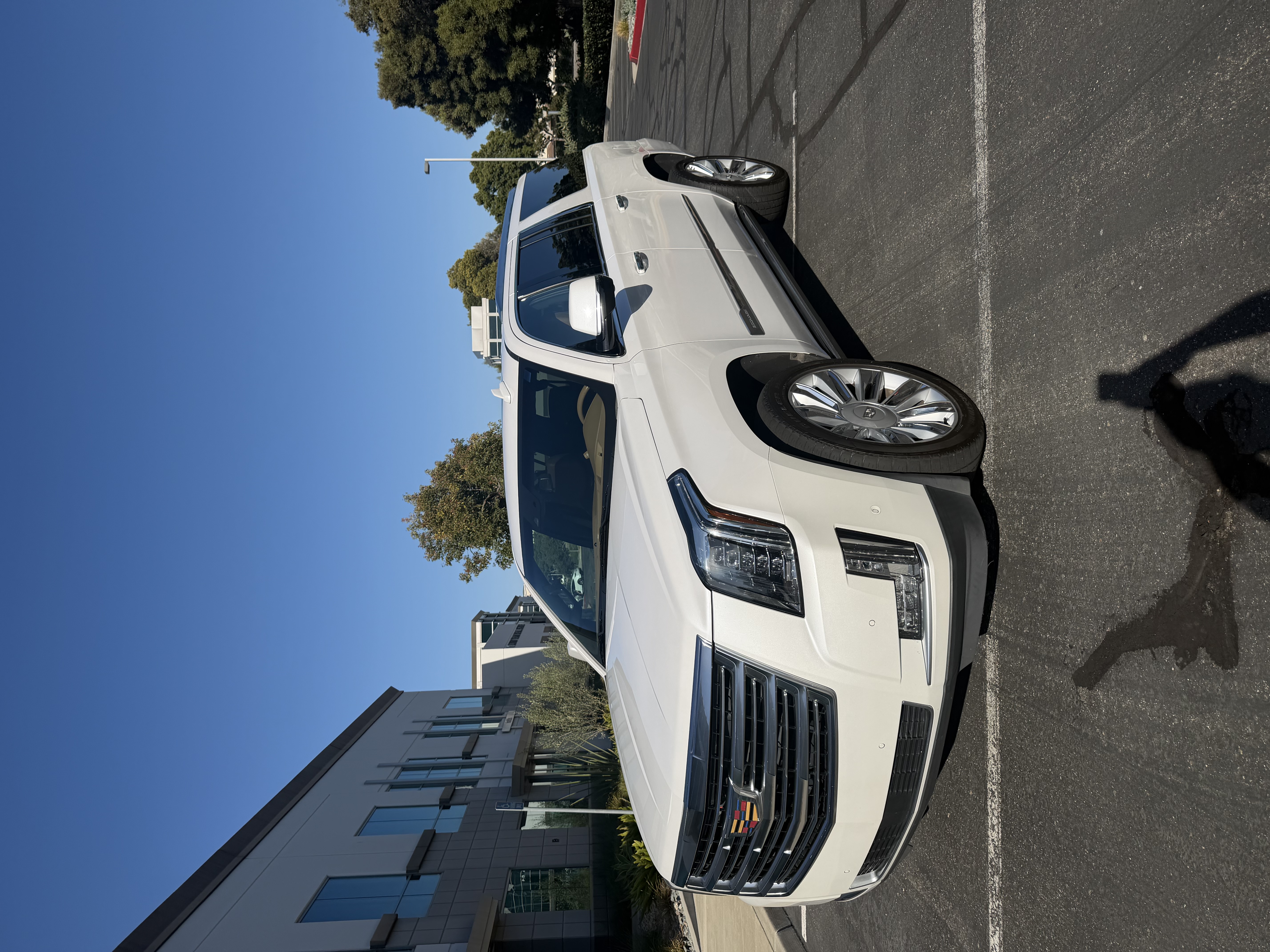 Used 2017 Cadillac Escalade ESV Platinum AWD/4WD image 1