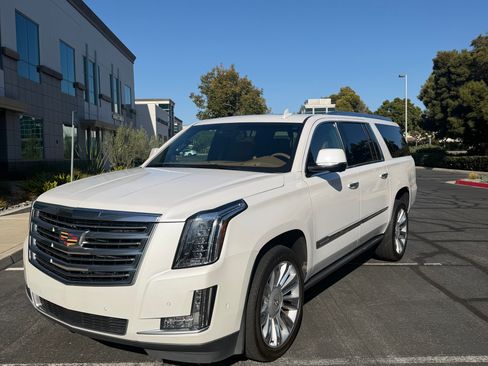 Used 2017 Cadillac Escalade ESV Platinum AWD/4WD image 1