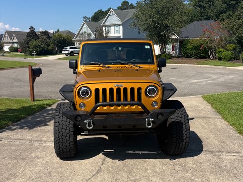 Used 2014 Jeep Wrangler Unlimited Sport w/ Quick Order Package 24S AWD/4WD image 2
