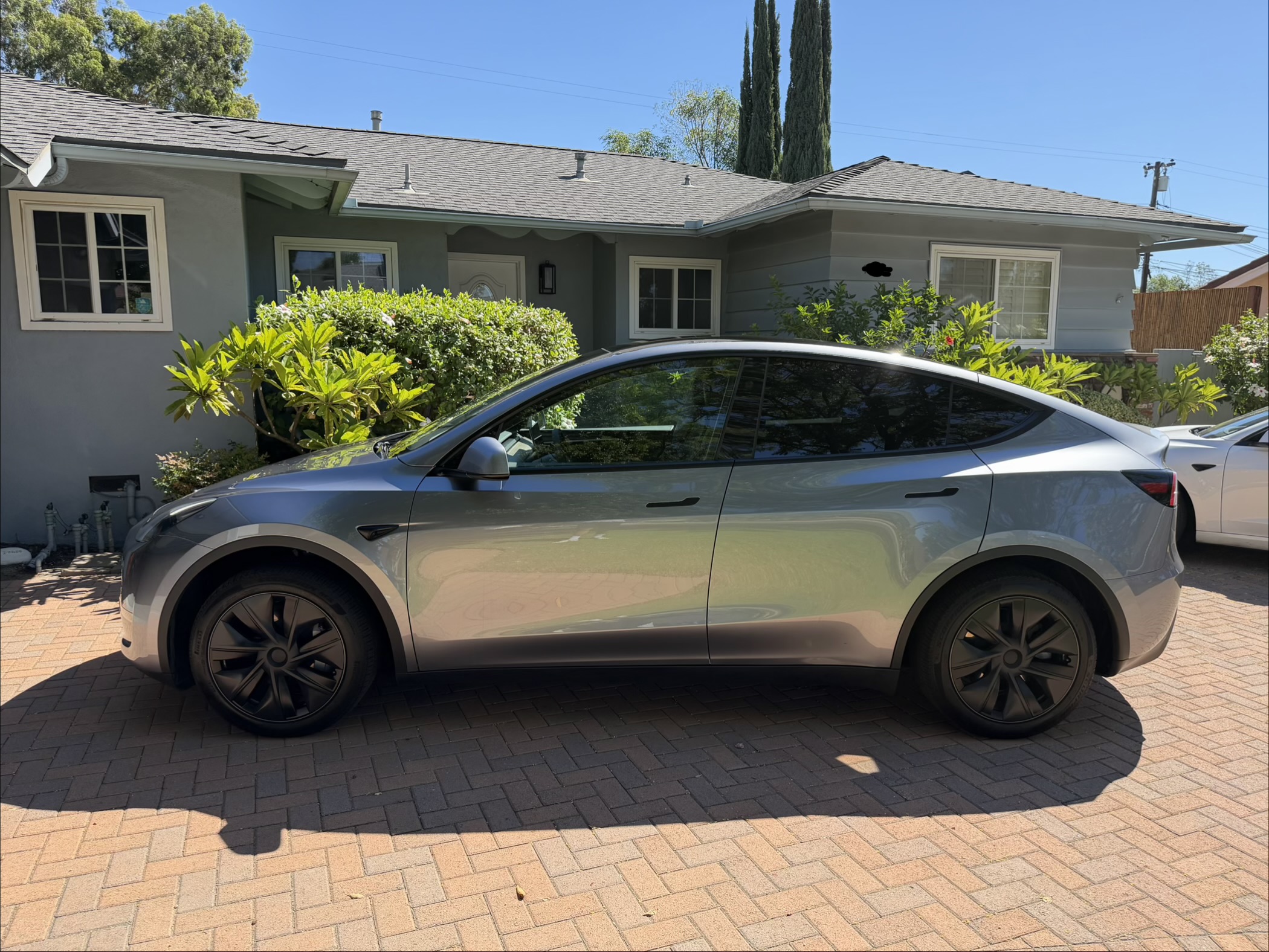Used 2024 Tesla Model Y Long Range RWD image 10