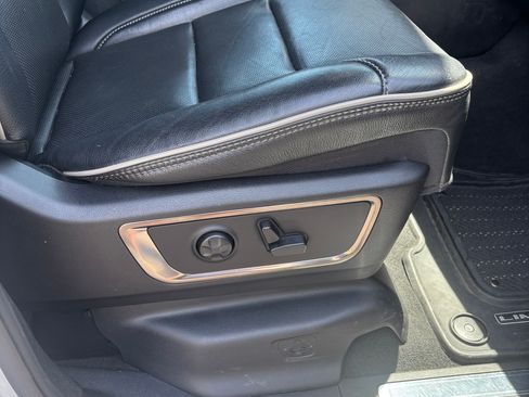 Used 2019 RAM 1500 Limited AWD/4WD image 13
