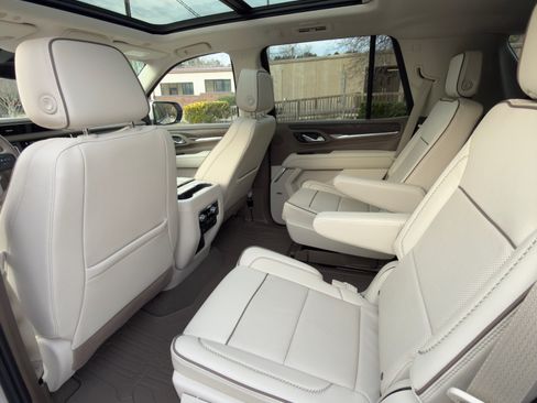 Used 2023 GMC Yukon Denali image 13