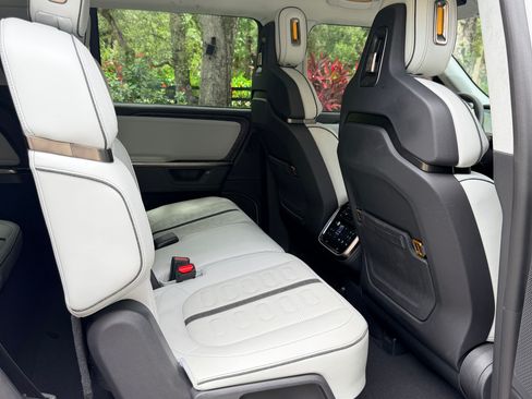 Used 2025 Rivian R1S Adventure AWD/4WD image 4