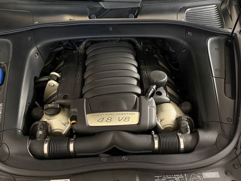Used 2009 Porsche Cayenne GTS image 18