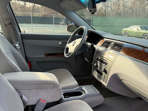 Used 2005 Buick LaCrosse CX w/ Silver Convenience Package image 5
