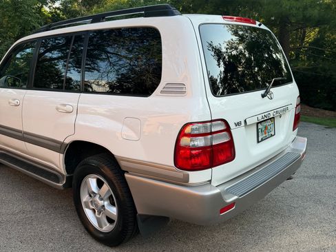 Used 2005 Toyota Land Cruiser AWD/4WD image 5