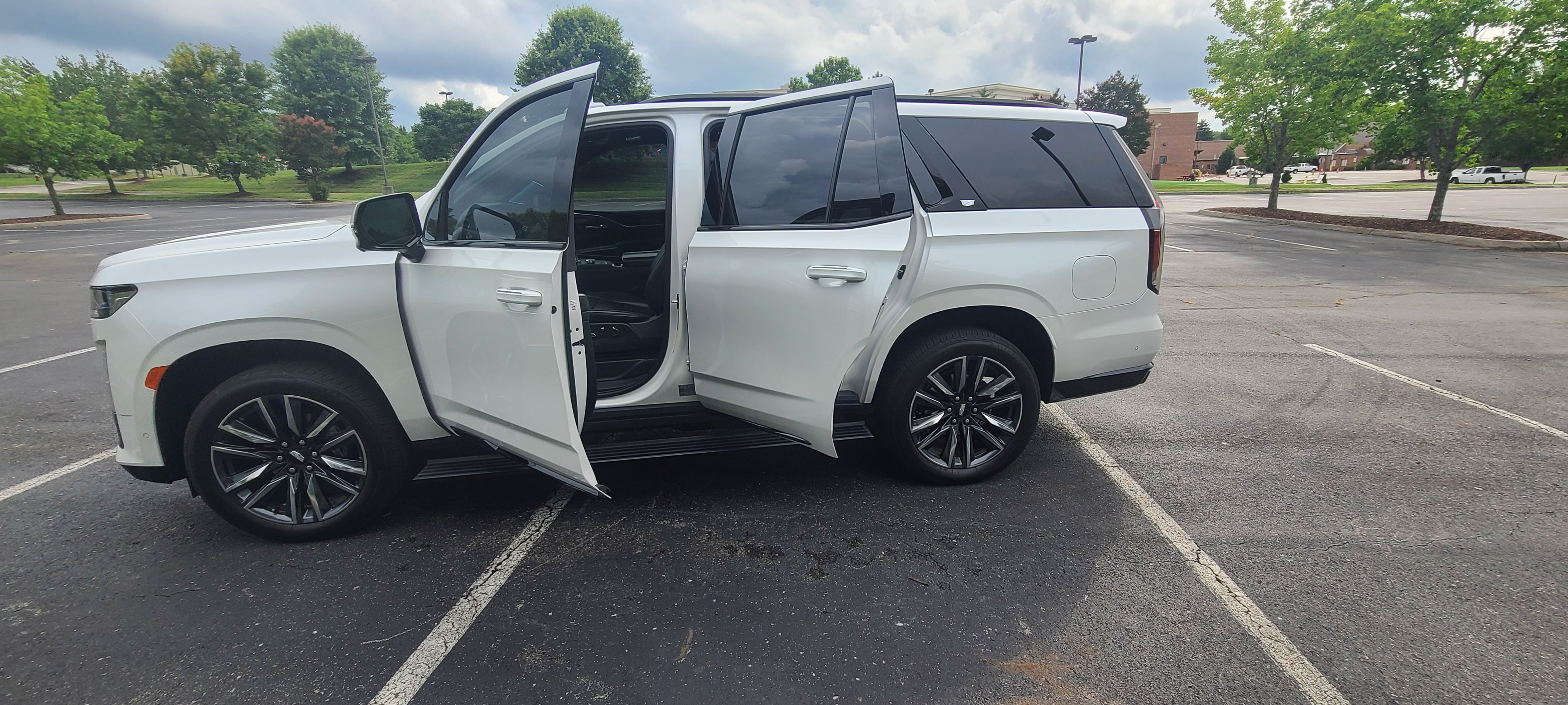 Used 2021 Cadillac Escalade Sport Platinum AWD/4WD image 22