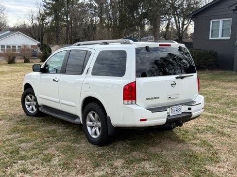 Used 2015 Nissan Armada SV image 6