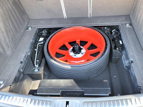 Used 2020 Porsche Macan image 17