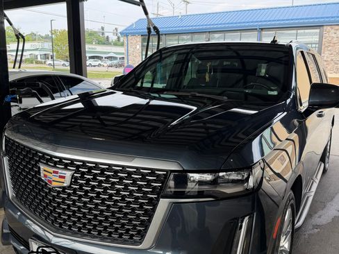Used 2021 Cadillac Escalade ESV Premium Luxury w/ Driver Assist Tech Package AWD/4WD image 14