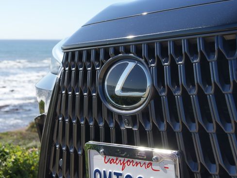 Used 2024 Lexus NX 350h AWD w/ Vision Package image 12