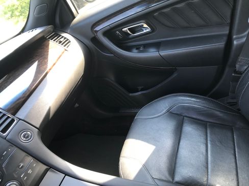 Used 2016 Ford Taurus Limited FWD image 14