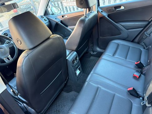 Used 2016 Volkswagen Tiguan S image 13