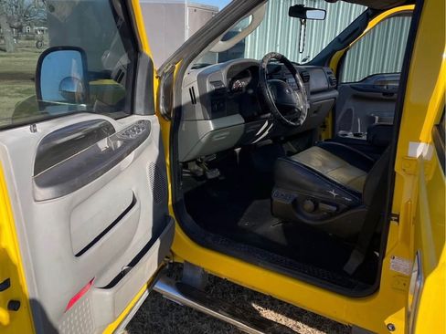 Used 2005 Ford F250 Lariat image 4