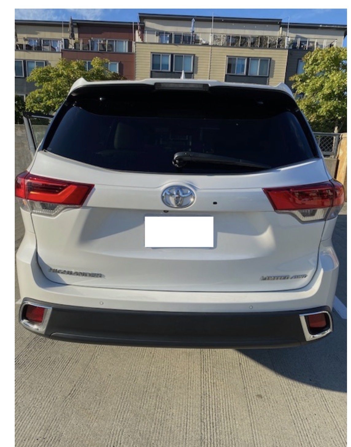 Used 2018 Toyota Highlander Limited AWD/4WD image 4