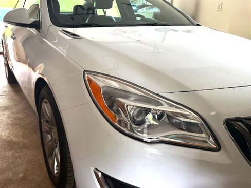 Used 2016 Buick Regal image 1