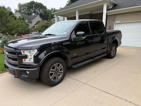 Used 2015 Ford F150 Lariat w/ Equipment Group 502A Luxury AWD/4WD image 5