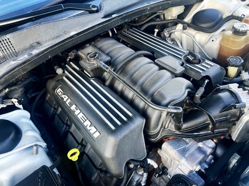 Used 2012 Chrysler 300 SRT8 w/ 19-Premium Speaker Group RWD image 11