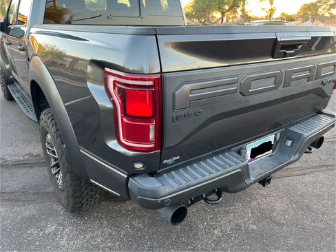 Used 2019 Ford F150 Raptor w/ Equipment Group 802A Luxury AWD/4WD image 9