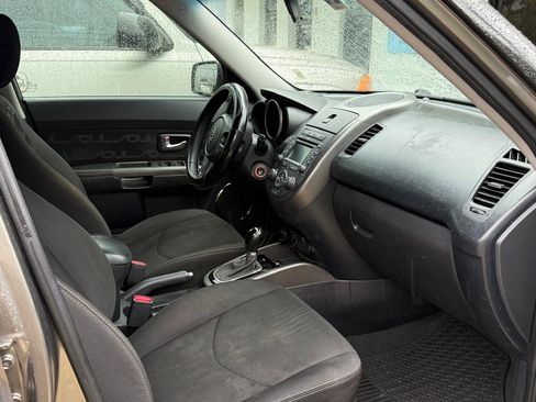 Used 2012 Kia Soul + w/ Audio Pkg image 13