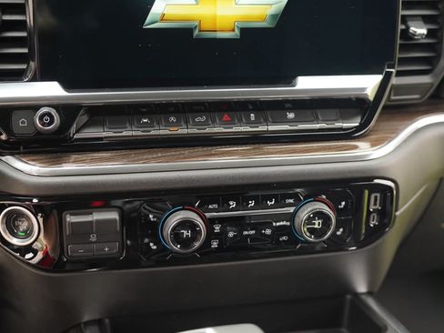 Used 2023 Chevrolet Silverado 1500 RST w/ Redline Edition AWD/4WD image 15