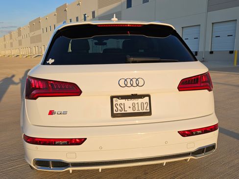 Used 2018 Audi SQ5 Prestige w/ Prestige Package image 10