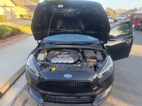 Used 2016 Ford Focus ST w/ Equipment Group 402A FWD image 14