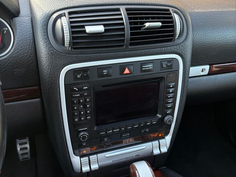 Used 2006 Porsche Cayenne S Titanium Edition image 6