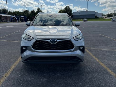 Used 2020 Toyota Highlander XLE FWD image 5