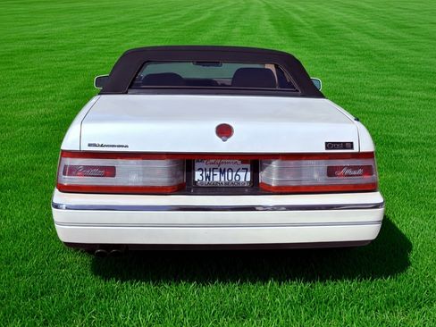 Used 1993 Cadillac Allante Convertible Coupe 2D image 2