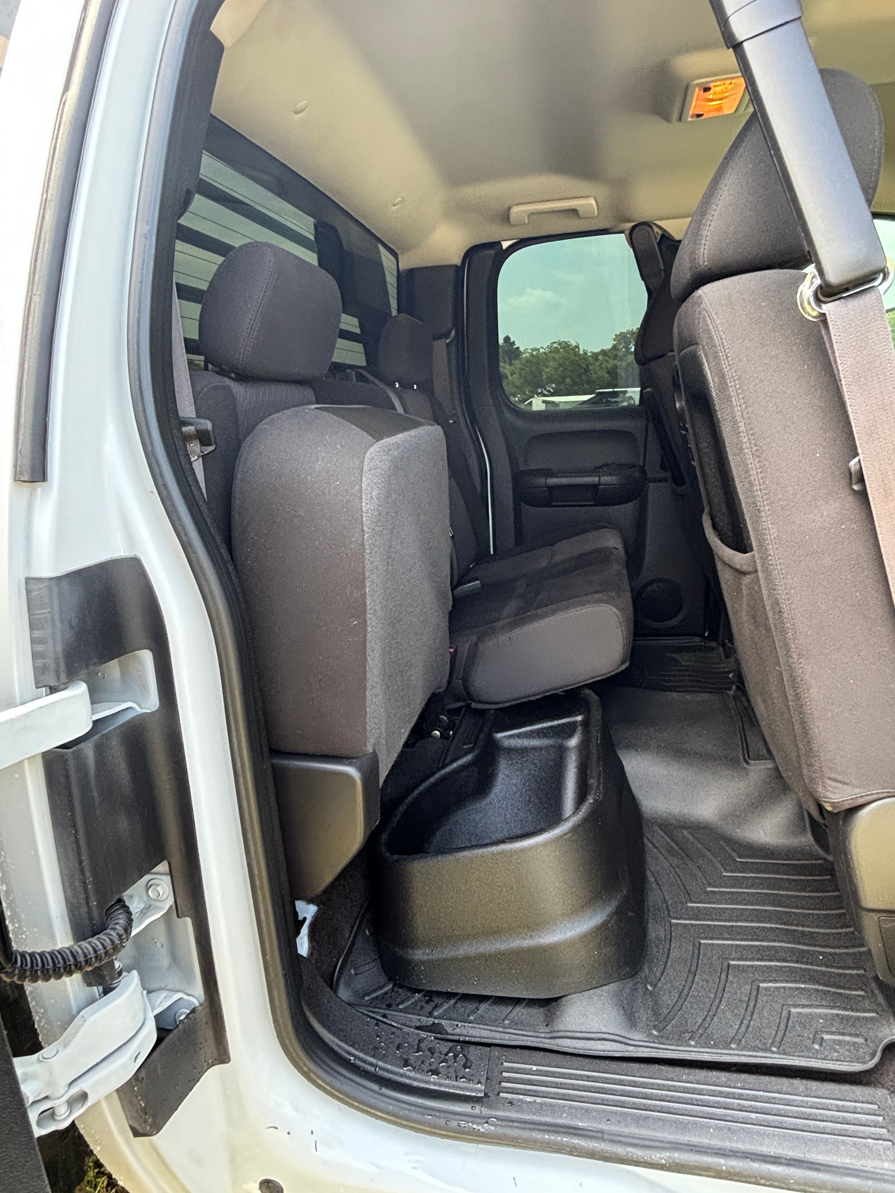 Used 2011 Chevrolet Silverado 3500 LT w/ Interior Plus Package AWD/4WD image 10