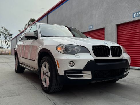 Used 2010 BMW X5 xDrive35d image 2