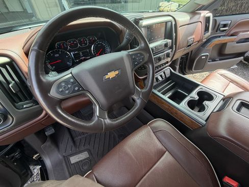 Used 2015 Chevrolet Silverado 2500 High Country w/ Duramax Plus Package image 13