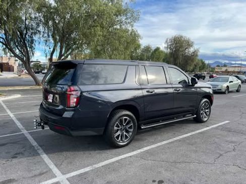 Used 2023 Chevrolet Suburban Z71 w/ Luxury Package image 12
