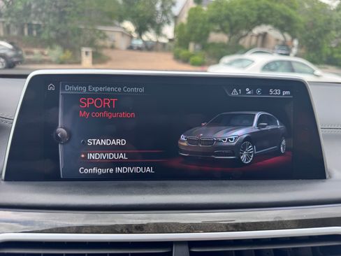 Used 2017 BMW 750i xDrive image 22