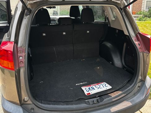 Used 2015 Toyota RAV4 LE FWD image 13