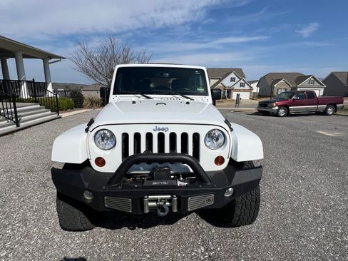 Used 2013 Jeep Wrangler Unlimited Sahara w/ Connectivity Group image 5