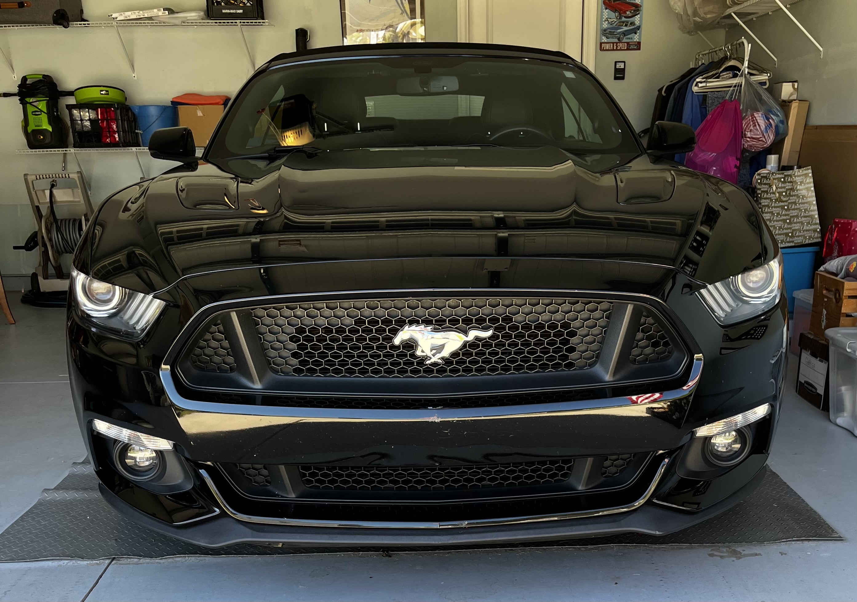 Used 2017 Ford Mustang GT Premium RWD image 9