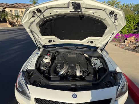 Used 2014 Mercedes-Benz SL 550 image 2