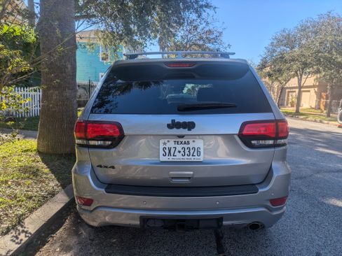 Used 2019 Jeep Grand Cherokee Altitude image 9