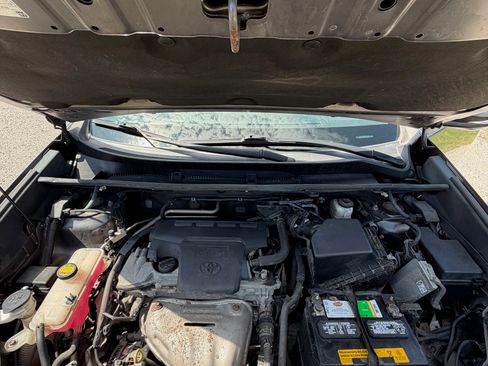 Used 2013 Toyota RAV4 XLE image 15