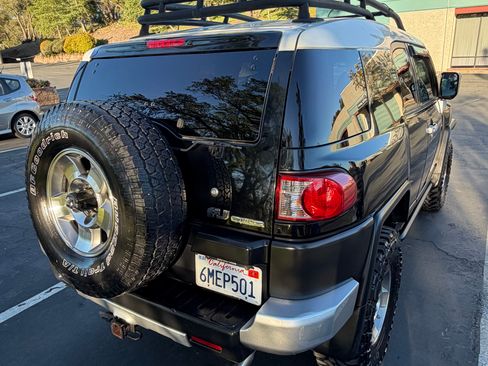 Used 2010 Toyota FJ Cruiser 4WD image 6
